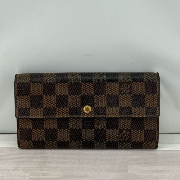 Louis Vuitton Brown and Gold Damier Wallet - Picture 1 of 10